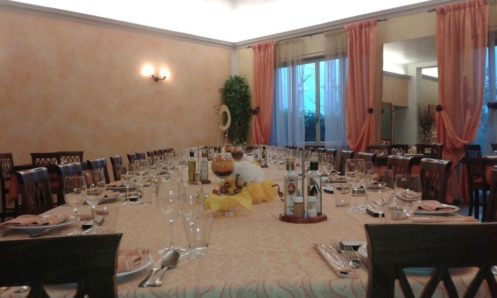 Albergo Del Turista Vernasca Zewnętrze zdjęcie