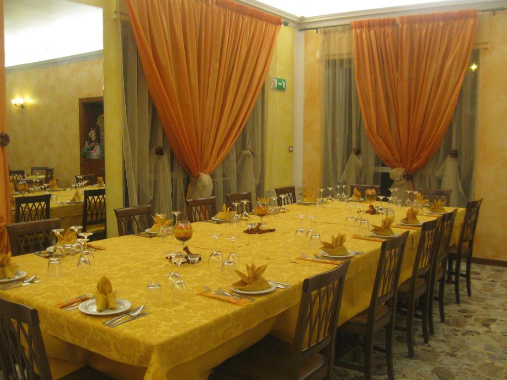 Albergo Del Turista Vernasca Zewnętrze zdjęcie